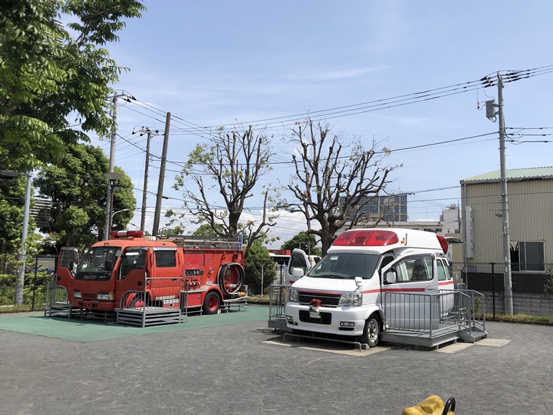 消防車と救急車